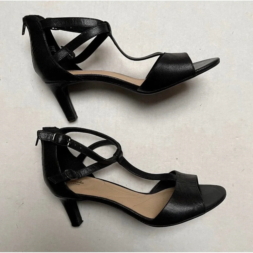 Clarks Adriel Pearl Black Leather T-Strap Kitten Heel Sandals Womens 10M